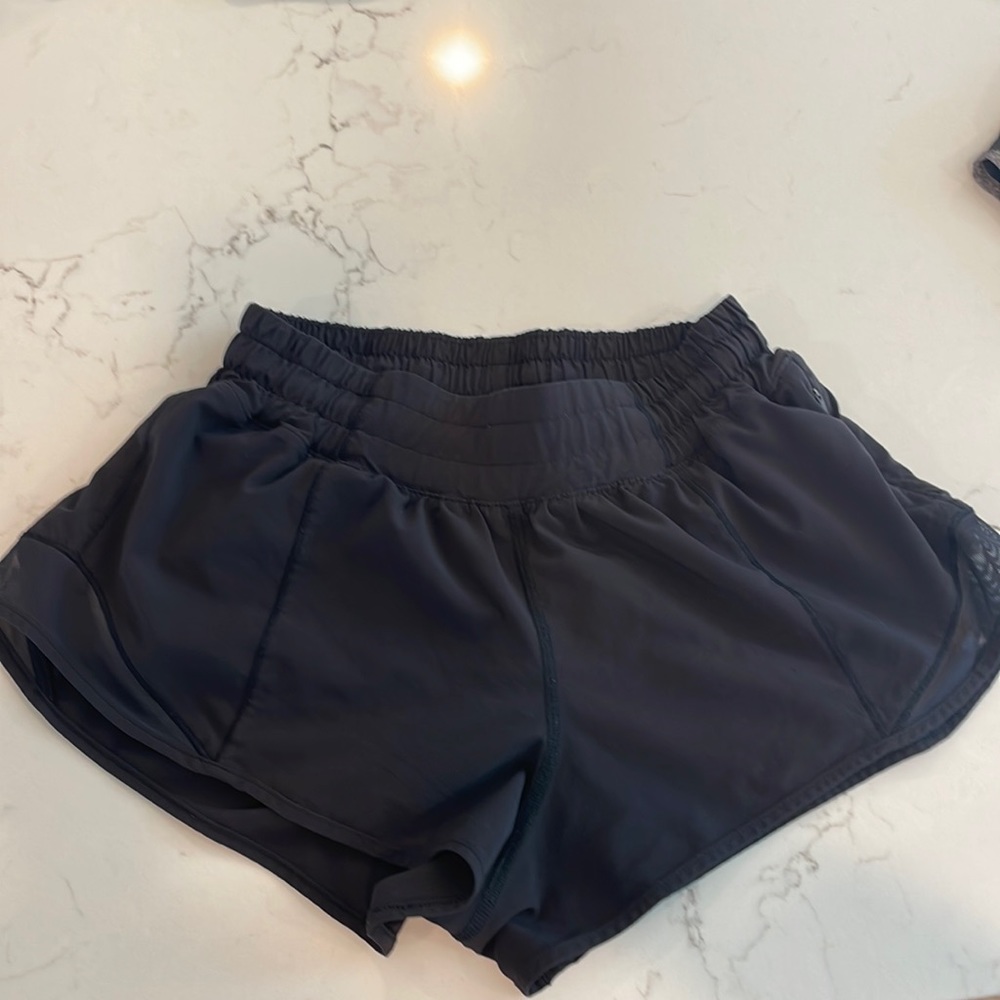 Lululemon, hotty hot 2.5